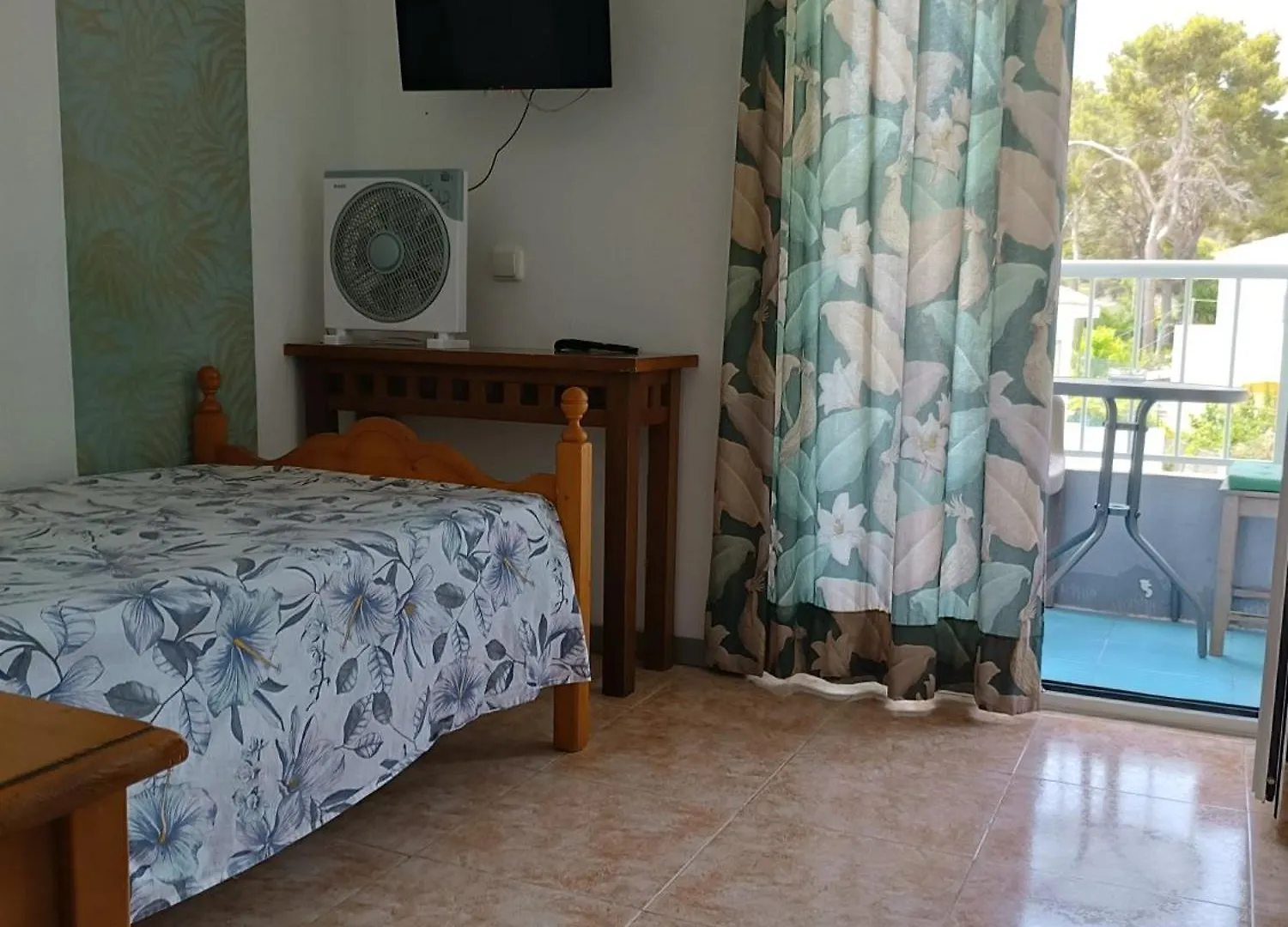Hostal Belgica Palmanova Gasthof