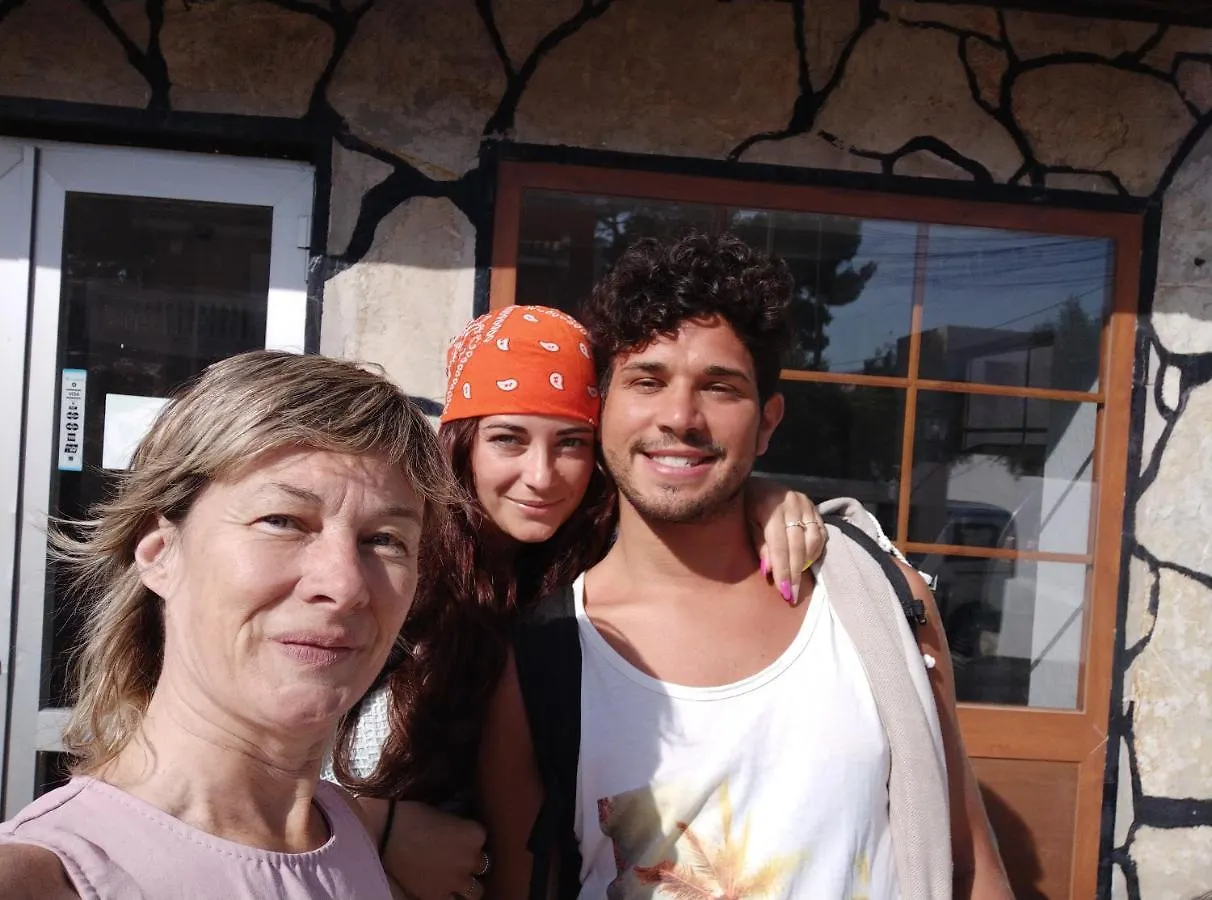 Гостевой дом Hostal Belgica Пальма Нова